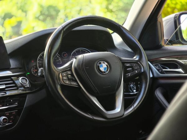 BMW 523i LUXURY-LINE "G30" 2018 - Image 6